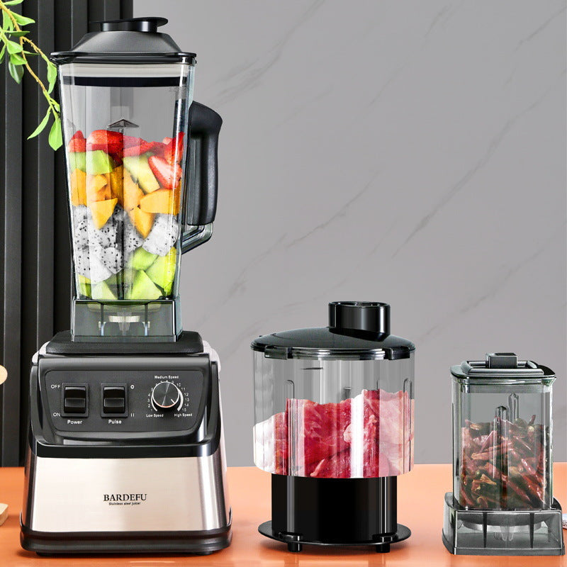 Eight stainless steel blades inside the 3L blender jar

