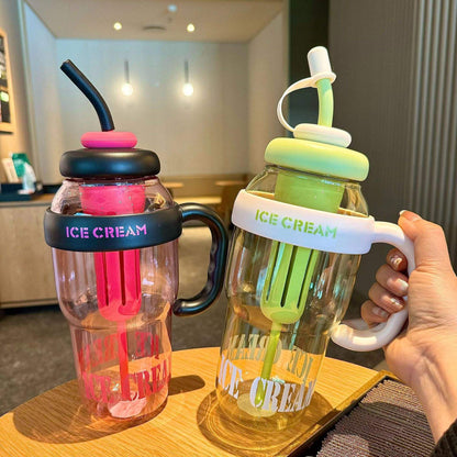 Reusable tumbler with fitted lid for everyday drinks

